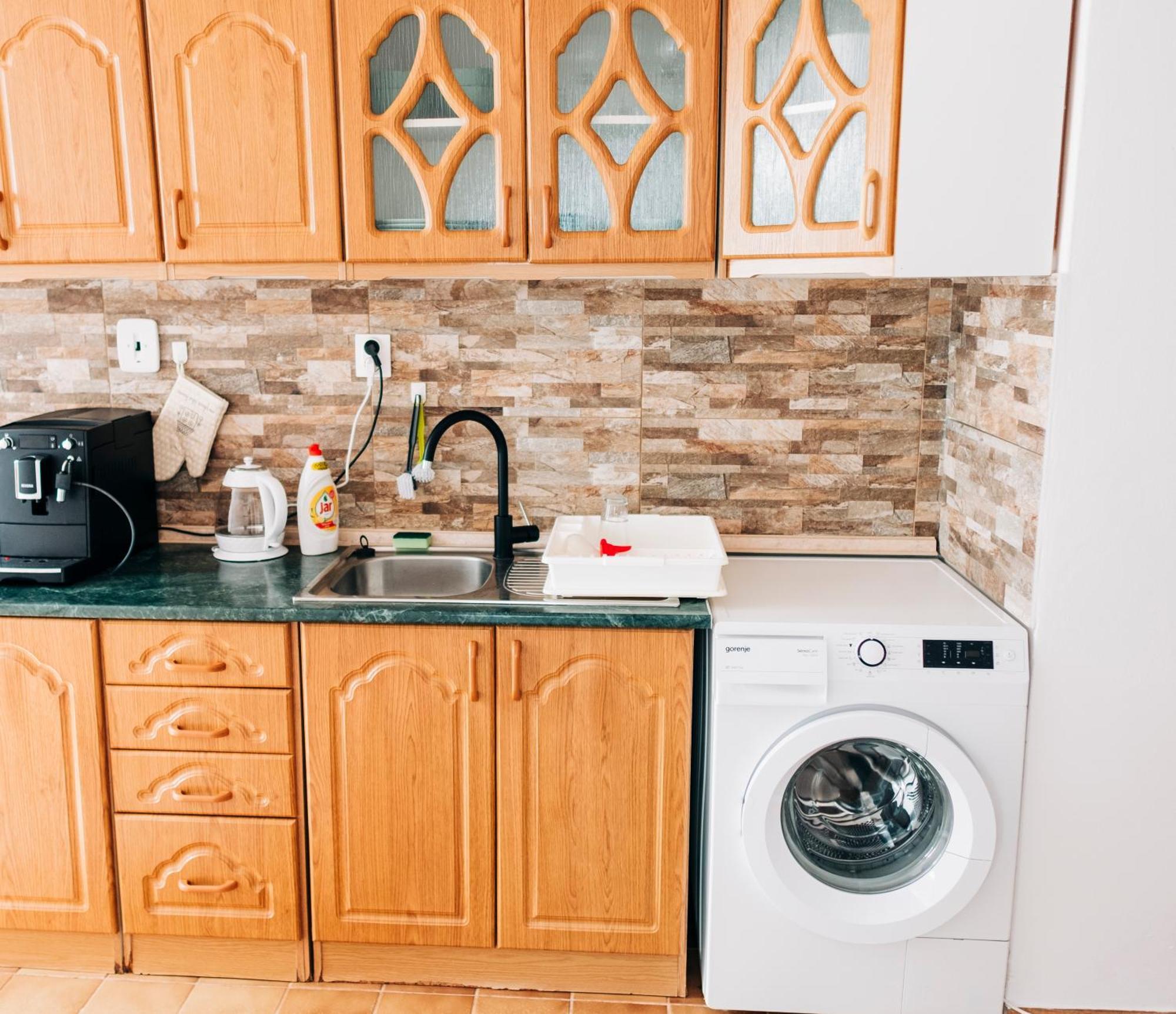Castle Village Apartment Krasnohorske Podhradie ภายนอก รูปภาพ
