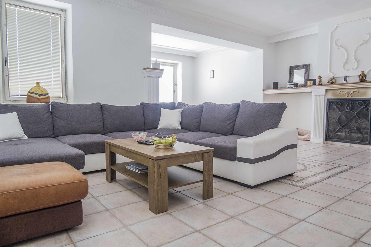 Castle Village Apartment Krasnohorske Podhradie ภายนอก รูปภาพ